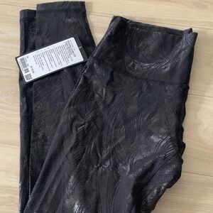 LULULEMON WUNDER UNDER HR - NWT